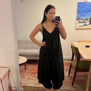 100% linen, one size fits all Black Sleeveless Jumpsuit